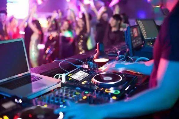 尽情释放你的热情与活力，尽享派对狂欢音乐的无穷魅力与节奏欢舞